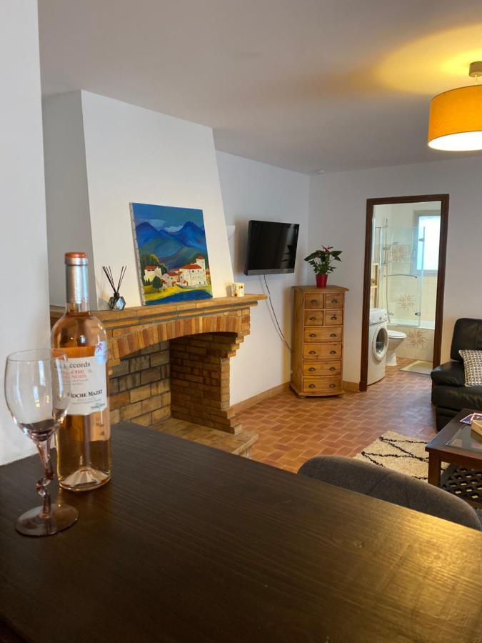 Charmant Appartement Au Coeur Du Village Tourrettes-sur-Loup Exteriör bild