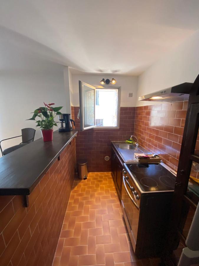 Charmant Appartement Au Coeur Du Village Tourrettes-sur-Loup Exteriör bild